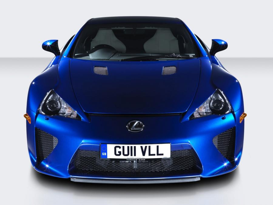  Lexus LF-A 2010 года  (UK) (фото 4 из 12)